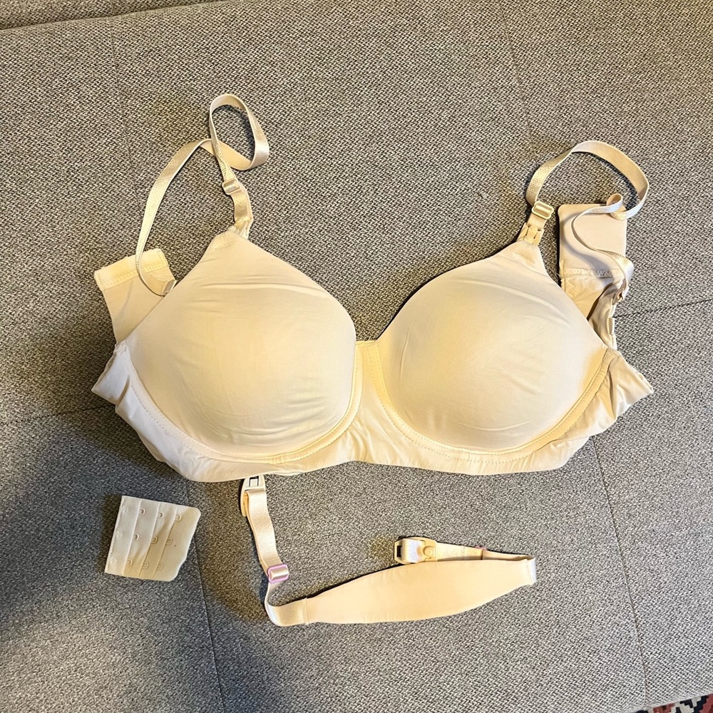 Simple Wishes Pumping Bra - Picture 2 of 4